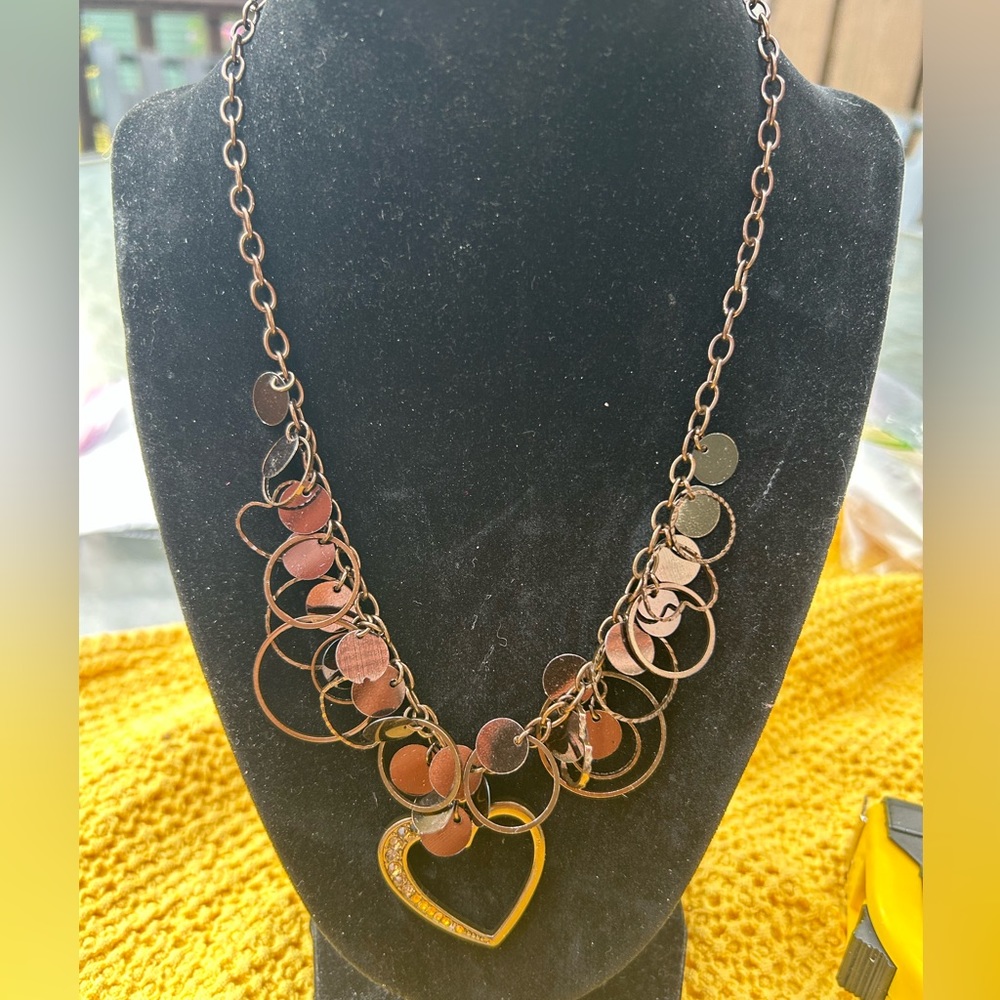 NWOT Beautiful Copper Color Heart Necklace 10” Length.
